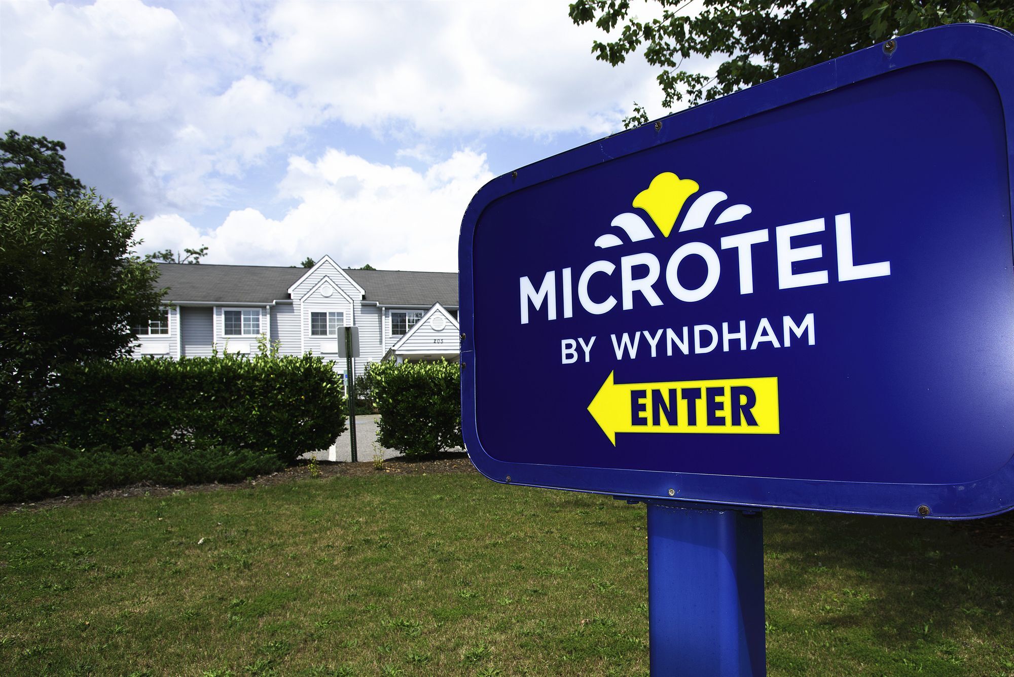 Microtel Inn & Suites By Wyndham Southern Pines Pinehurst Exterior foto